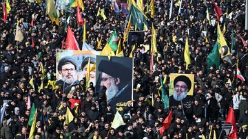 Lübnanlılar şehit liderlerini anmak için meydanlarda