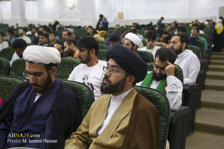 مراسم بزرگداشت شهدای مقاومت از سوی طلاب و دانشجویان انگلیسی‌زبان در قم