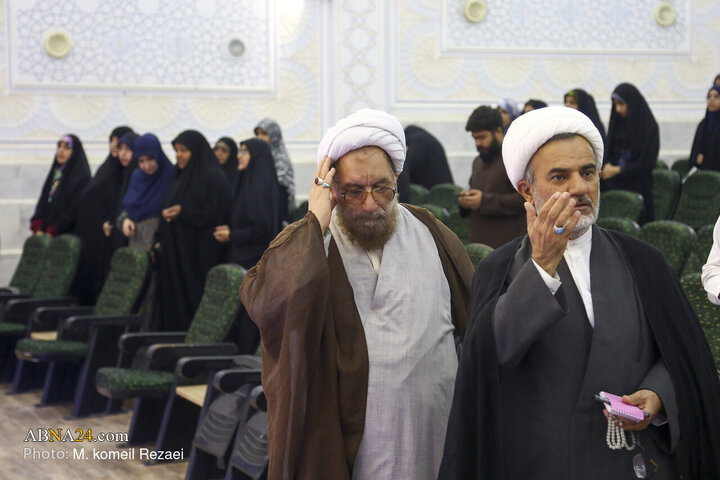 مراسم بزرگداشت شهدای مقاومت از سوی طلاب و دانشجویان انگلیسی‌زبان در قم