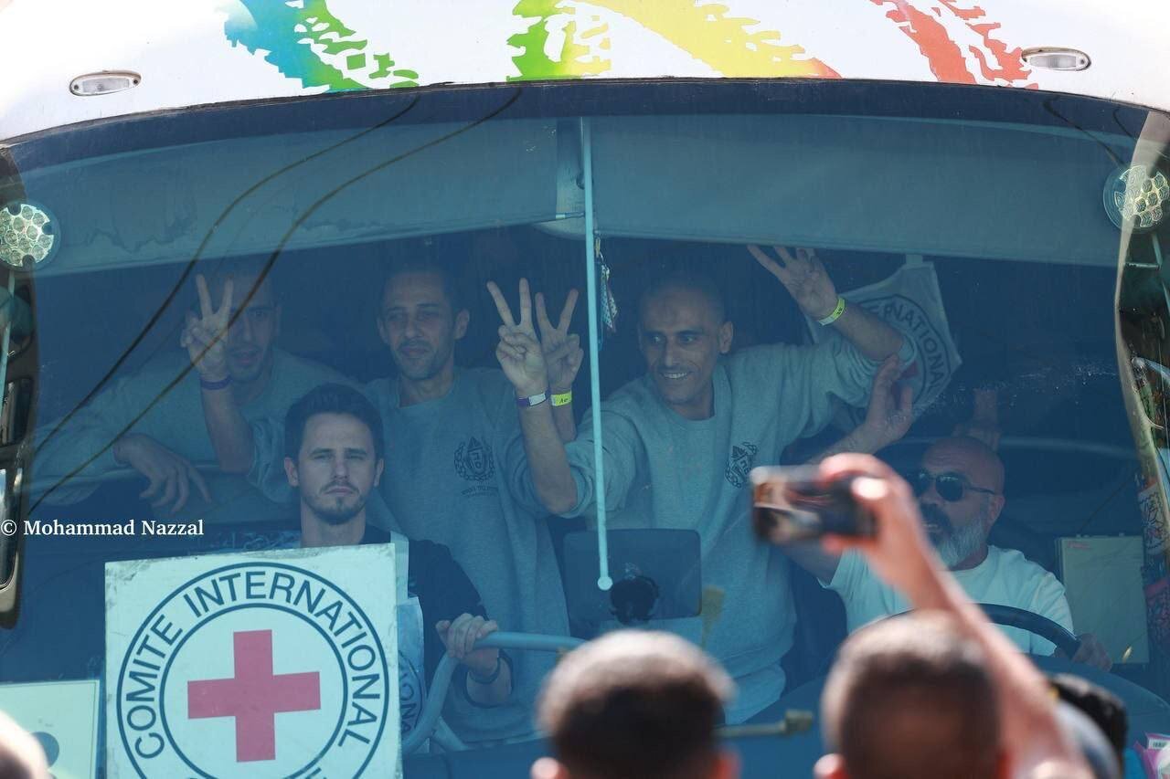 Israeli Criminal Regime Releases 96 Palestinian Prisoners in First Phase of Gaza Ceasefire