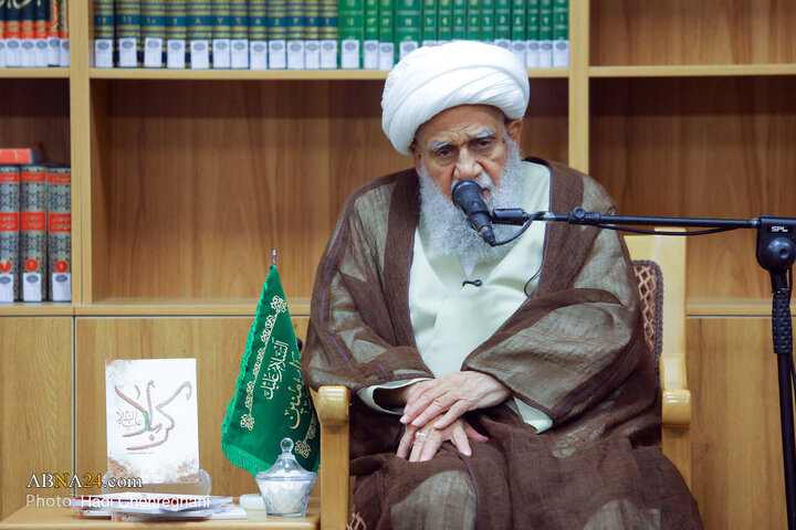 دیدار عوامل تولید کتاب «کربلا علیه‌السلام» با آیت‌الله کریمی جهرمی