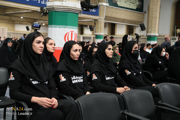 دیدار قهرمانان ورزشی و مدال‌آوران المپیادهای علمی با رهبر انقلاب