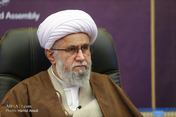 دیدار خانواده شهدای جنگ ۱۲ روزه با مسئولان حقوقی قم و دبیرکل مجمع جهانی اهل بیت(ع)