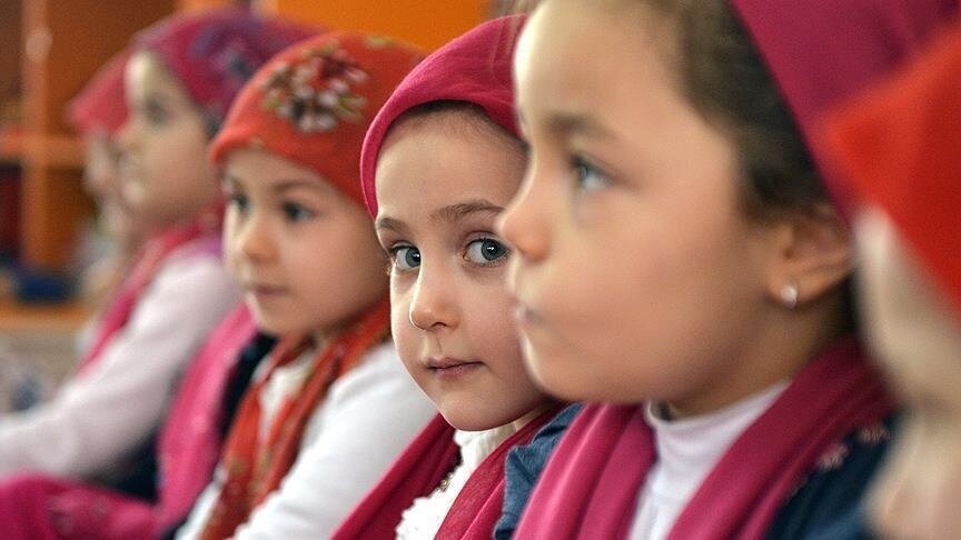 پویش جامعۀ اسلامی اتریش: به ممنوعیت حجاب در مدارس نه بگویید!
