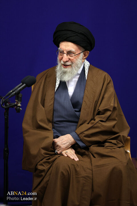 دیدار دست‌اندرکاران کنگره بین‌المللی میرزای نائینی با رهبر انقلاب