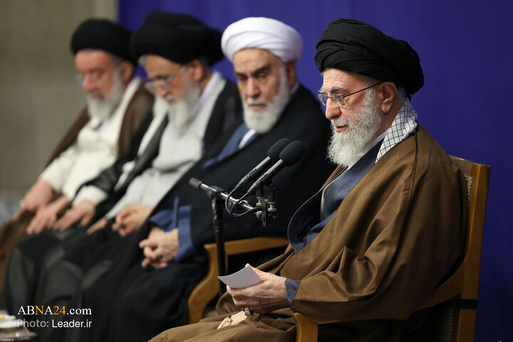 دیدار دست‌اندرکاران کنگره بین‌المللی میرزای نائینی با رهبر انقلاب