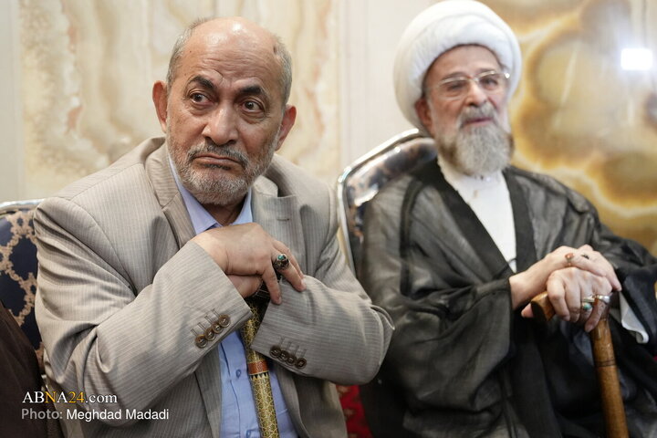 حضور سردار محسن رفیق‌دوست و جمعی از فرماندهان نظامی و مسئولان در مراسم ترحیم سردار سرتیپ پاسدار علیرضا افشار در مسجد جامع امام صادق (ع) تهران.
