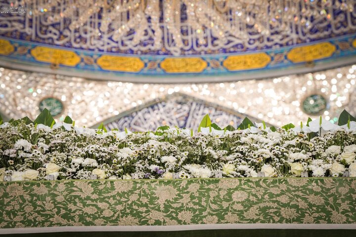 تصاویر | گل‌آرایی حرم و ضریح مطهر امام علی(ع) در آستانه میلاد فرخنده حضرت زینب(س)