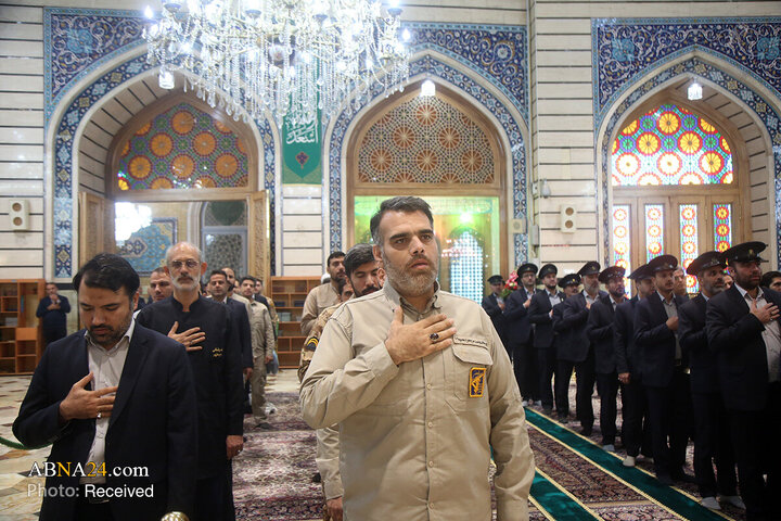 گل‌آرایی ضریح مطهر بانوی کرامت در روز میلاد حضرت زینب (س)