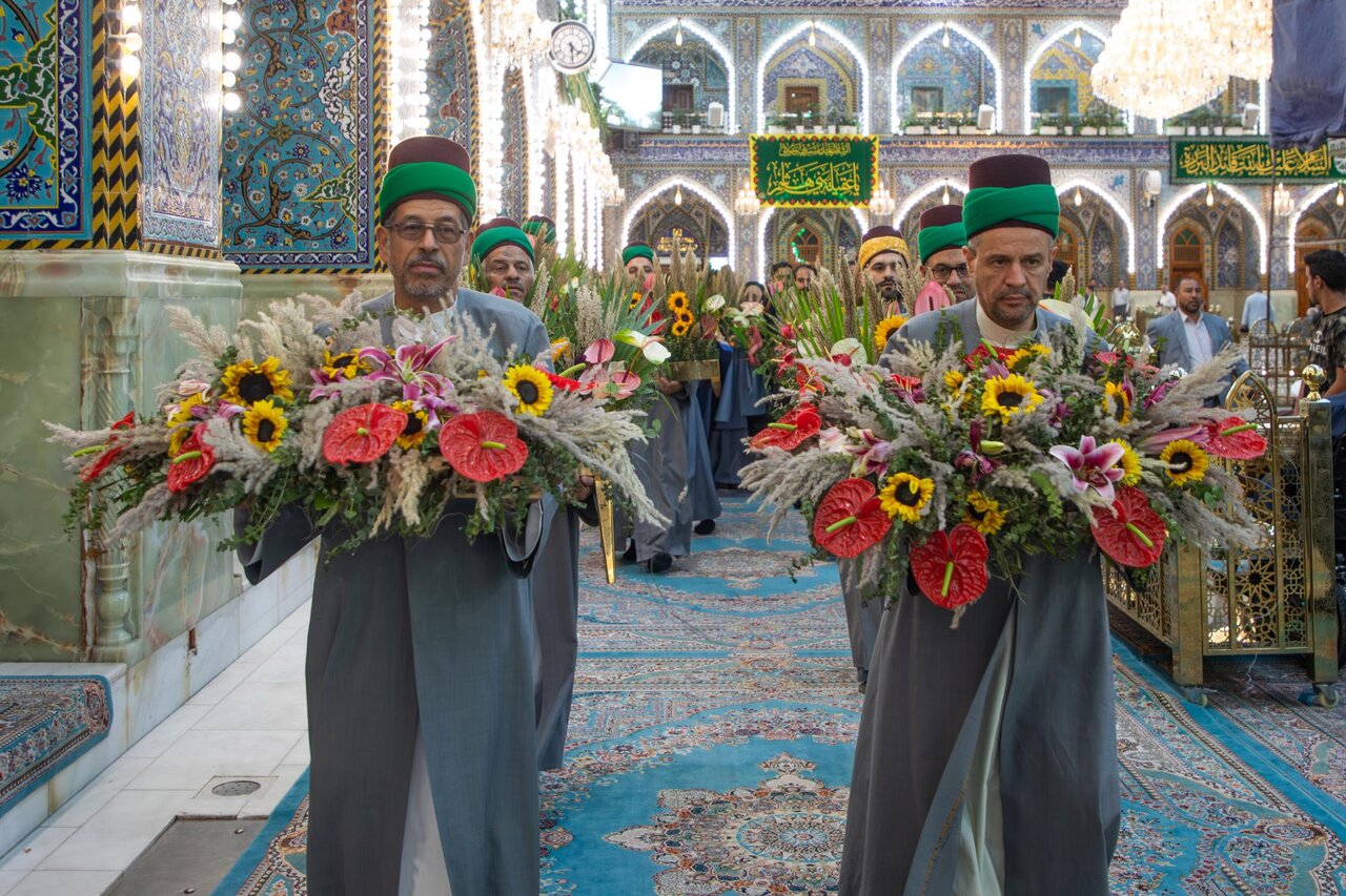 Placing floral wreaths at shrine of Aba al-Fadl al-Abbas on birth of Lady Zaynab (+Photos)