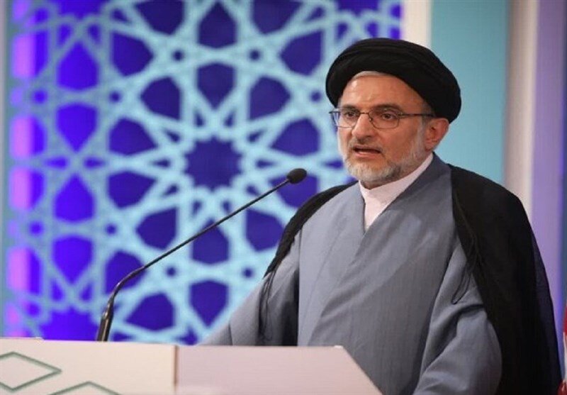 Iran flag-bearer of promoting Quran in Islamic world: Senior cleric