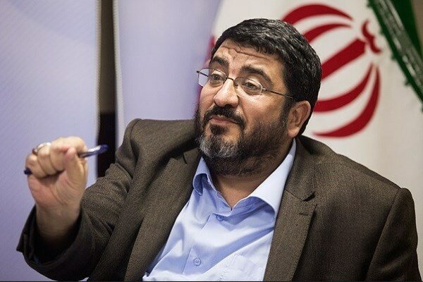 دکتر فؤاد ایزدی: راز بقای ۴۰ ساله جمهوری اسلامی، جوانان پای کار و پیوند دین با نظام است