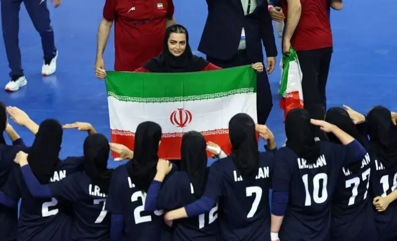 اراده و عِرق ملی دختران ایرانی باطل السحر دستگاه فریب دشمنان است