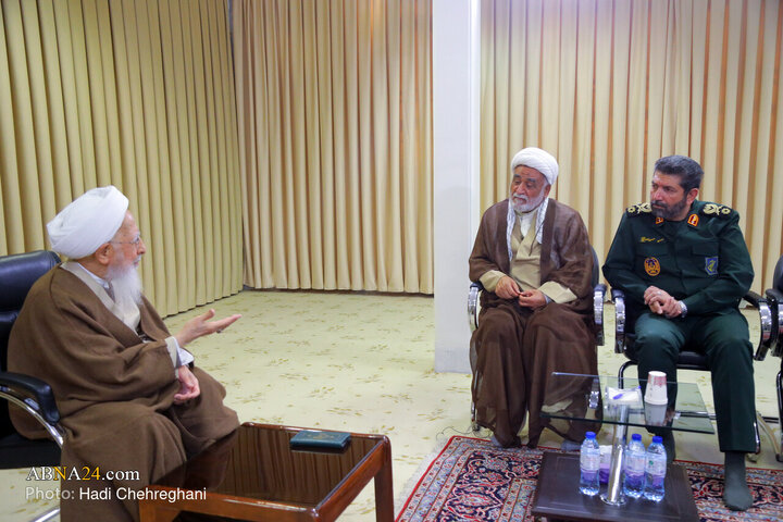 دیدار فرمانده سپاه محمد رسول‌الله تهران با آیت‌الله‌العظمی جوادی آملی