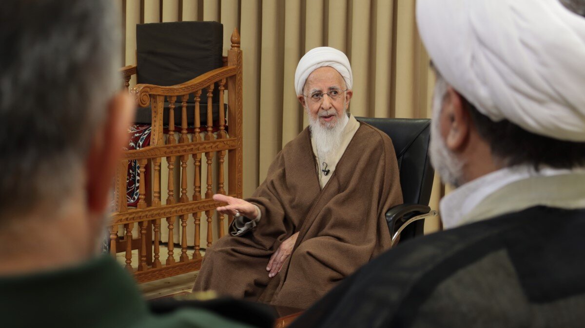 آیت‌الله جوادی آملی: وظیفه روحانیت، جاهلیت‌زدایی است