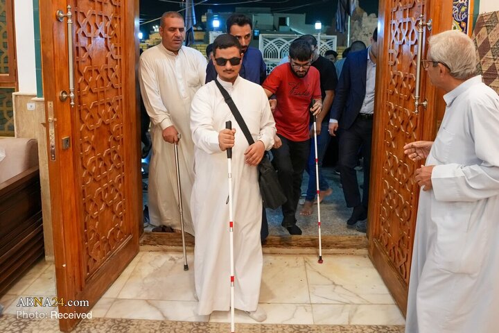 عکس خبری | ۱۰۰ زائر روشن‌دل، میهمان حرم مطهر عسکریین شدند