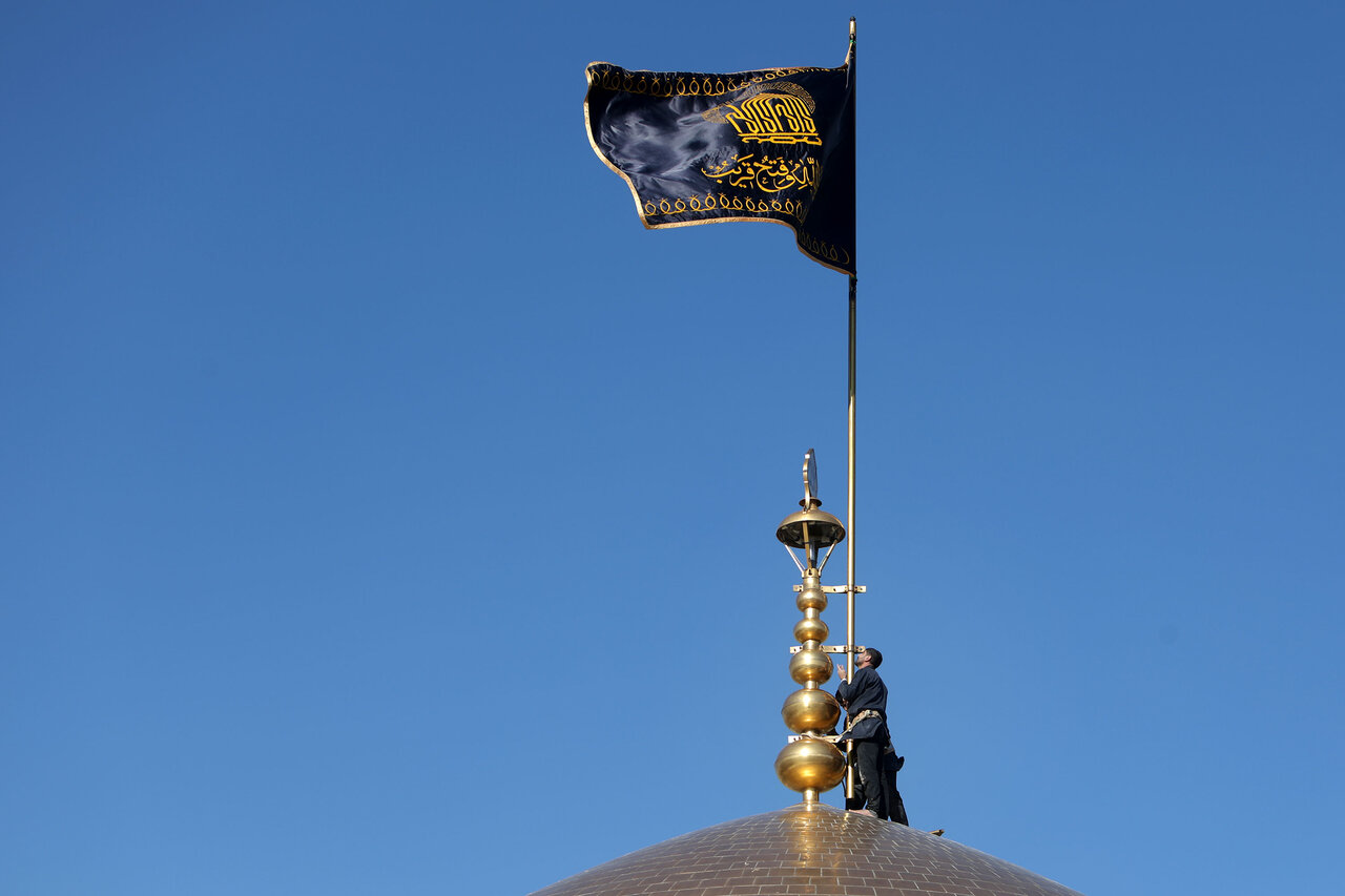 Video: Flag of Imam Reza Holy Shrine changed on eve of Hazrat Zahra martyrdom anniversary