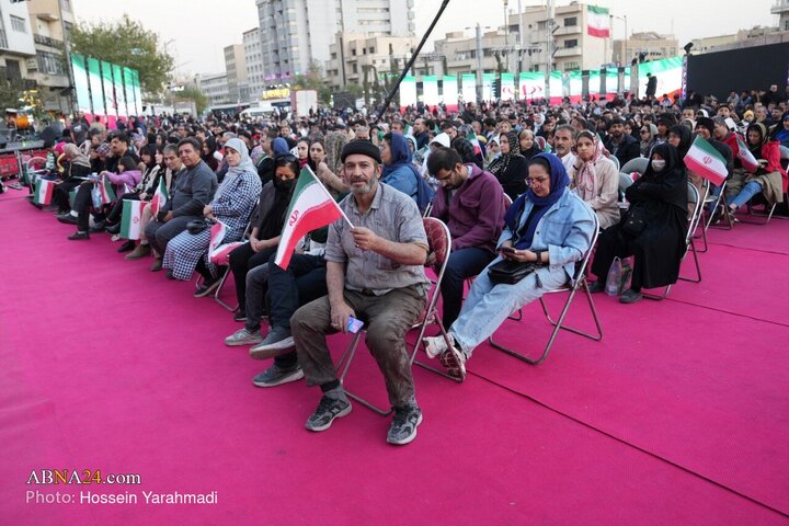 رونمایی از مجسمه «زانو زنندگان برابر ایران»