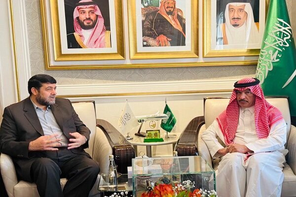 Iran-Saudi Red Crescents Discuss Hajj Medical Cooperation