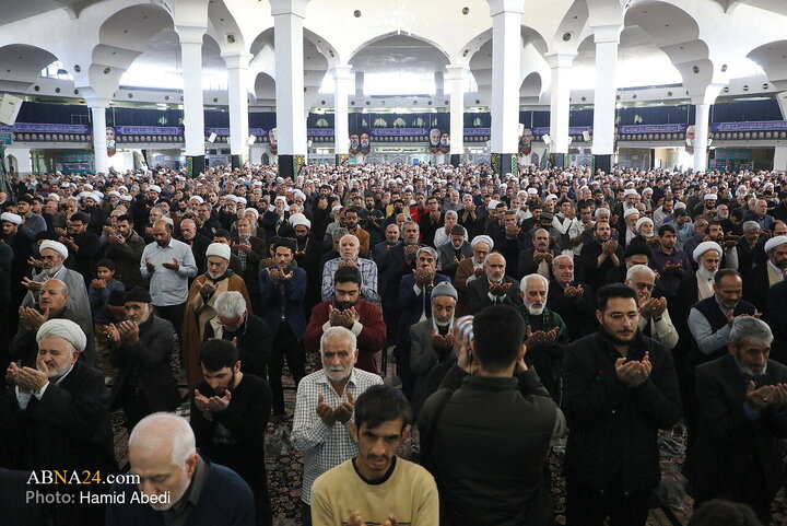 Photos: Praying for rain in Qom