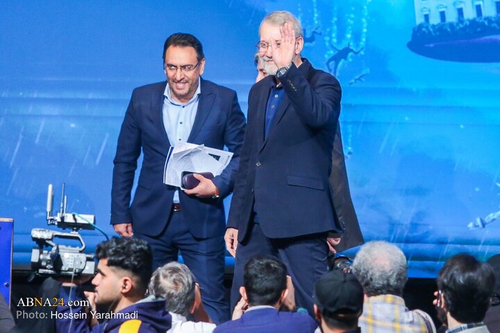 اختتامیه «همایش ما و غرب در آراء و اندیشه‌های حضرت آیت الله العظمی خامنه‌ای» با حضور «علی لاریجانی» دبیر شورای عالی امنیت ملی در مرکز همایش‌های بین‌المللی سازمان صدا و سیما برگزار شد.