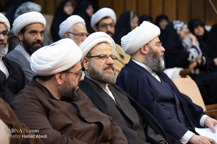 Photos: Unveiling ceremony for 40 volumes published by Development Task Group held in Qom
