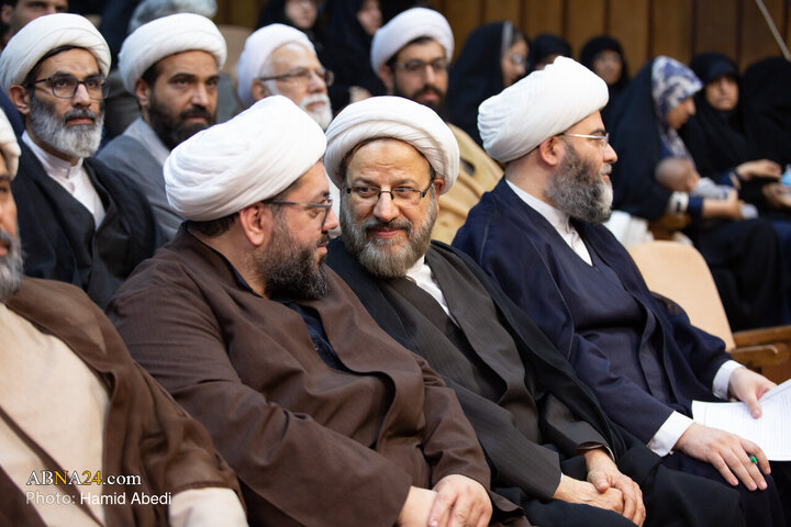 Photos: Unveiling ceremony for 40 volumes published by Development Task Group held in Qom