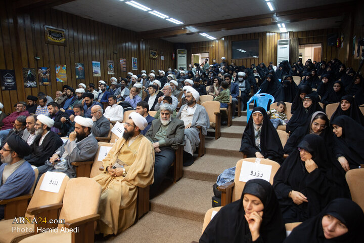 Photos: Unveiling ceremony for 40 volumes published by Development Task Group held in Qom