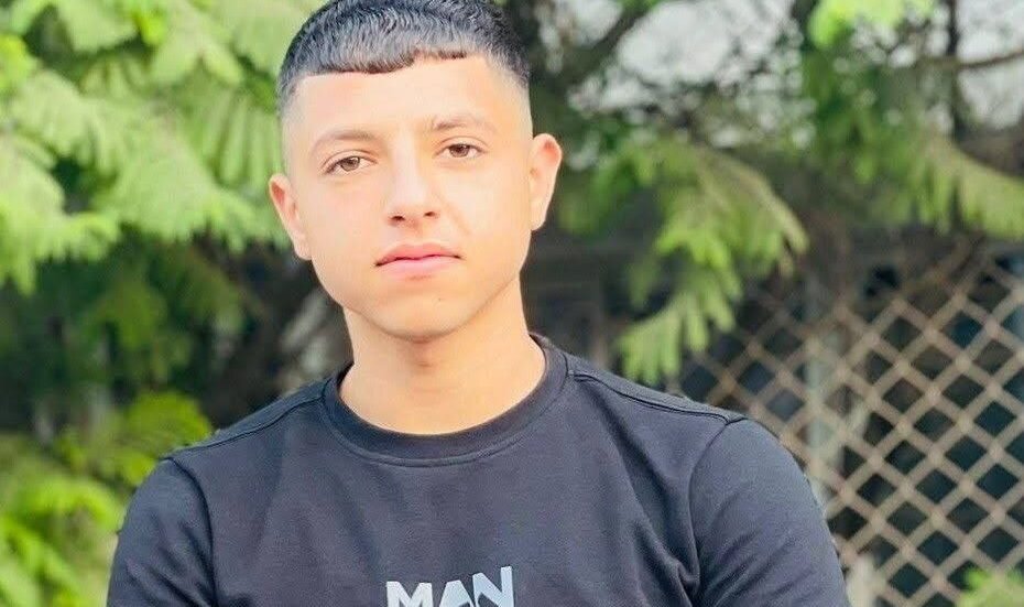 Palestinian Youth Martyred in Askar Camp Raid