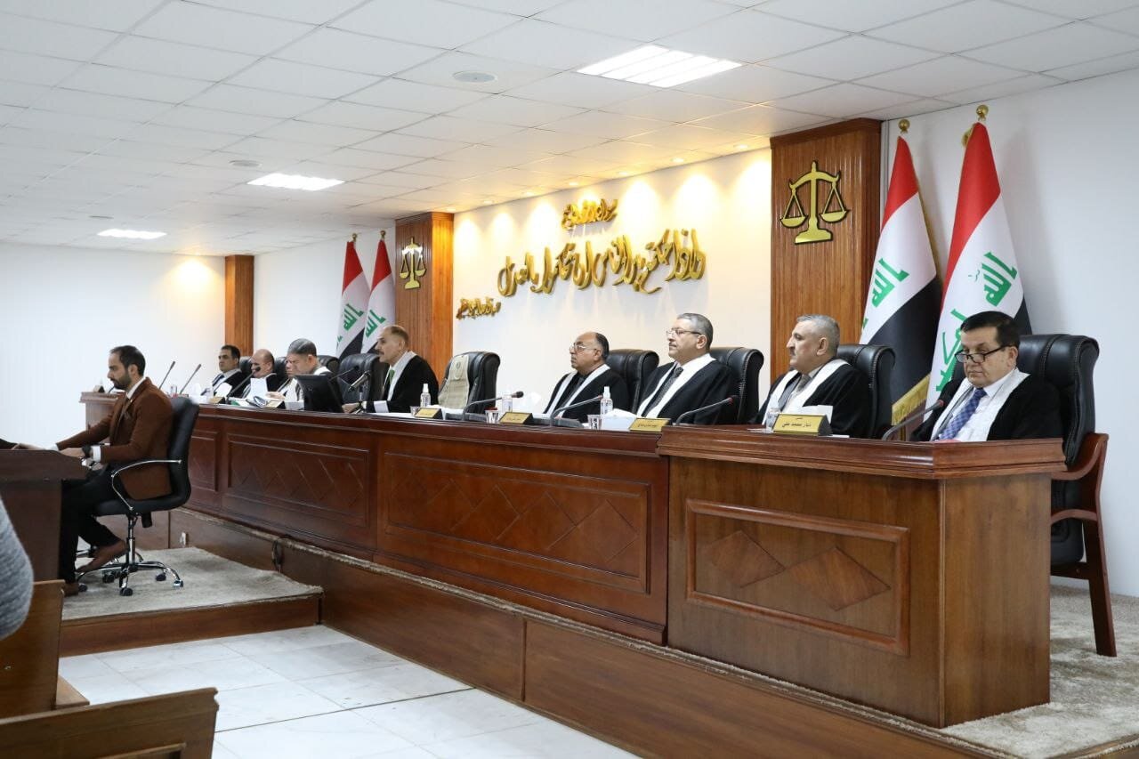 دادگاه عالی عراق، پارلمان را منحل کرد/ تا تشکیل کابینه جدید، دولت صرفاً «پیشبرد امور» خواهد بود