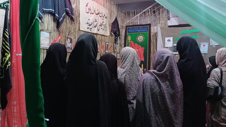 عکس خبری | برپایی نمایشگاه «بیت فاطمه(س)» در مدرسه صدیقه کبری هزاره، کویته پاکستان
