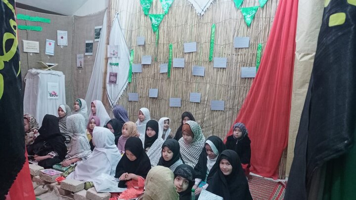 عکس خبری | برپایی نمایشگاه «بیت فاطمه(س)» در مدرسه صدیقه کبری هزاره، کویته پاکستان