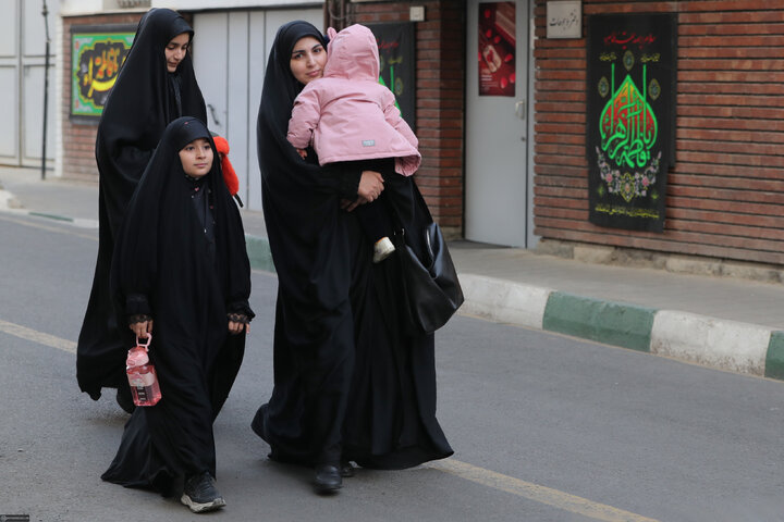 Imam Khamenei attends first night of mourning ceremony for Hazrat Zahra