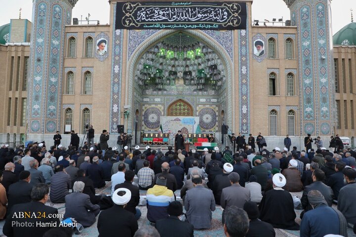 Photos: Praying for rain in Jamkaran Mosque