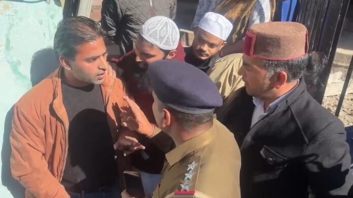 Rising Islamophobia in India: Hindutva Organizations Didn't Allow Muslims to Pray in Mosque