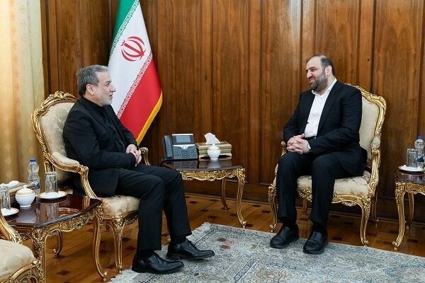 Iraq’s Wisdom Movement Deputy Meets Iran’s Foreign Minister in Tehran