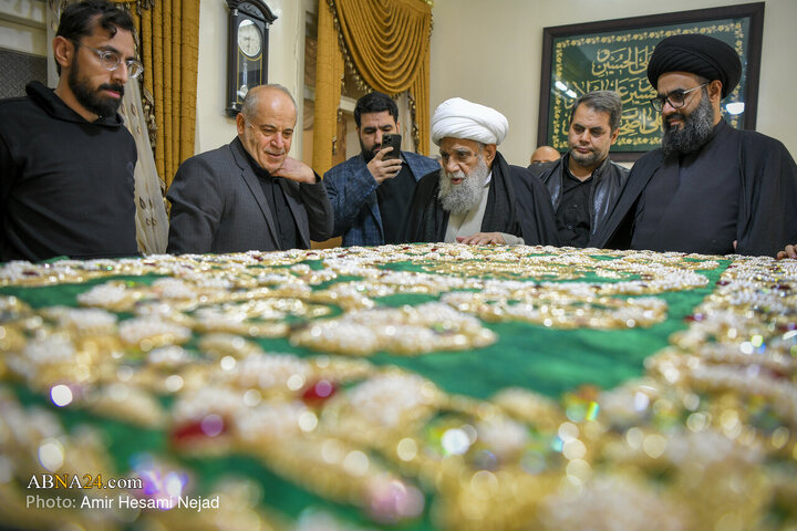 بازدید آیت‌الله کریمی جهرمی از کارگاه دوخت پوش‌های داخل ضریح‌های مطهر در اصفهان