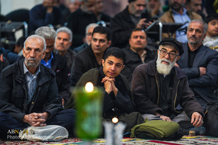 آیین لاله‌گردانی شام شهادت حضرت زهرا(س) در حرم شاهچراغ(ع)