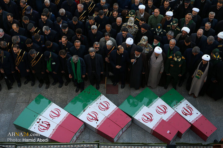 آئین تشییع پیکرهای مطهر هفت شهید گمنام دوران دفاع مقدس همزمان با سالروز شهادت حضرت فاطمه زهرا سلام‌الله‌علیها  (۳ آذر ۱۴۰۴) با حضور قشرهای مختلف مردم، مسئولان و خانواده‌های معظم شهدا در شهر مقدس قم برگزار شد.