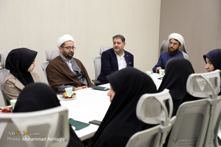 بازدید فعالان نشریات دانشجویی دانشگاه قم از خبرگزاری بین‌المللی ابنا