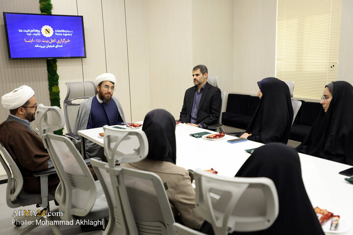 Photos: Student journalists from Qom University visit ABNA International News Agency