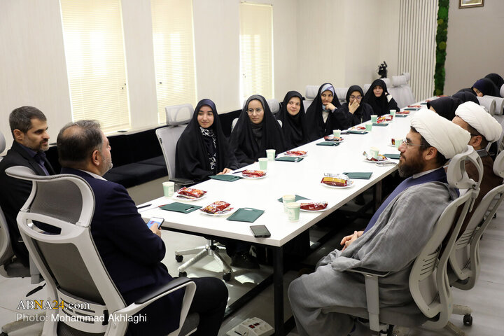 Photos: Student journalists from Qom University visit ABNA International News Agency