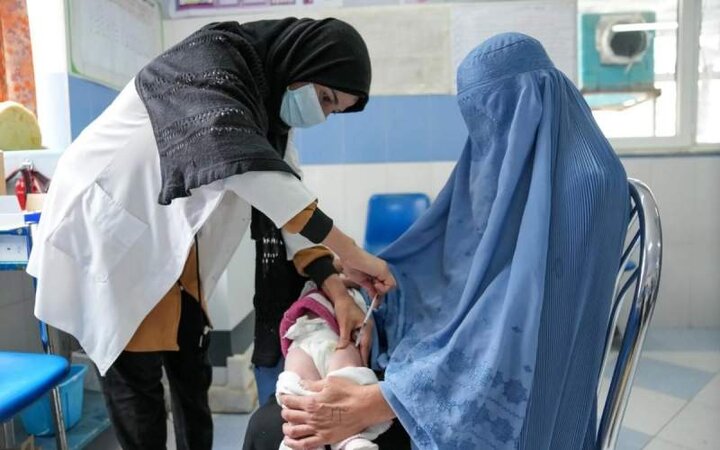 ادامه محدودیت‌های طالبان بر تحصیل زنان؛ اتحادیه اروپا از آموزش بانوان افغان به‌عنوان پزشک حمایت می‌کند