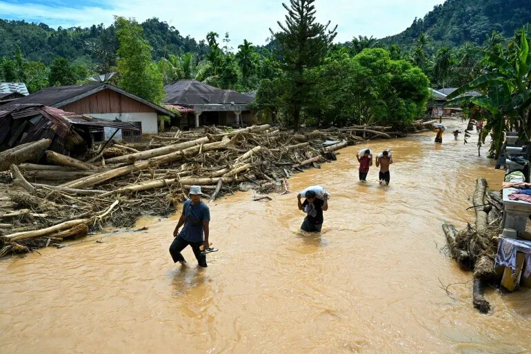 Islamic Relief Sends 12 Tons of Emergency Food Aid to Indonesia Flood Survivors