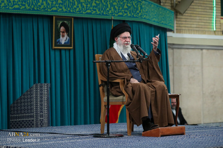 دیدار هزاران نفر از زنان و دختران با رهبر انقلاب