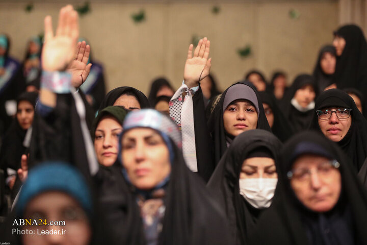 Photos: Imam Khamenei receives thousands of women from throughout country
