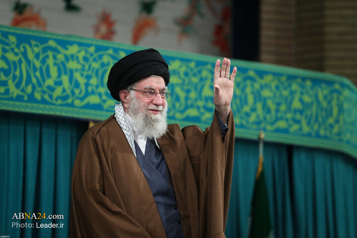 Photos: Imam Khamenei receives thousands of women from throughout country