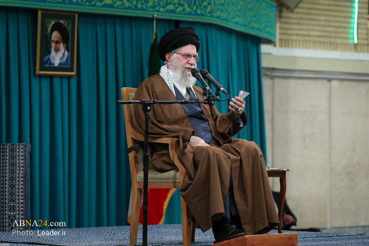 Photos: Imam Khamenei receives thousands of women from throughout country