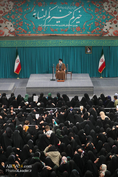 Photos: Imam Khamenei receives thousands of women from throughout country