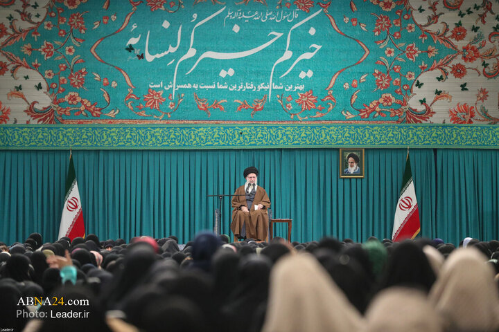 Photos: Imam Khamenei receives thousands of women from throughout country